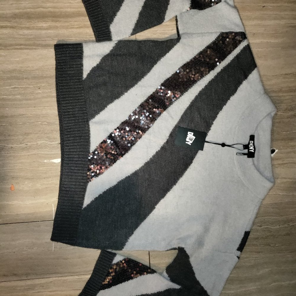Women's DKNY sweater - Picture 2 of 4
